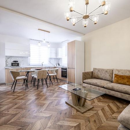 טיראנה Miku Apartments-Luxury City View At Wilson Square מראה חיצוני תמונה