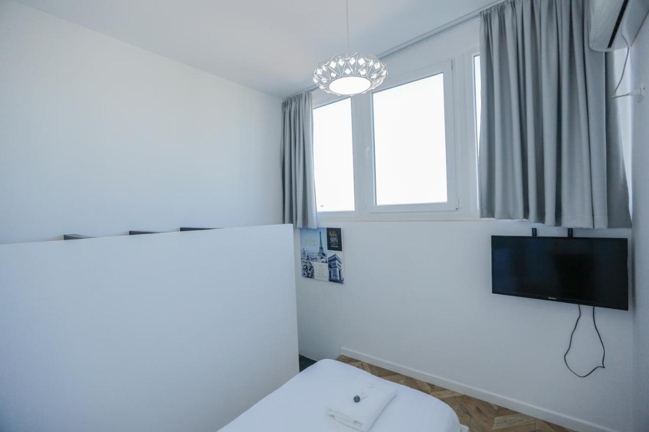 טיראנה Miku Apartments-Luxury City View At Wilson Square מראה חיצוני תמונה
