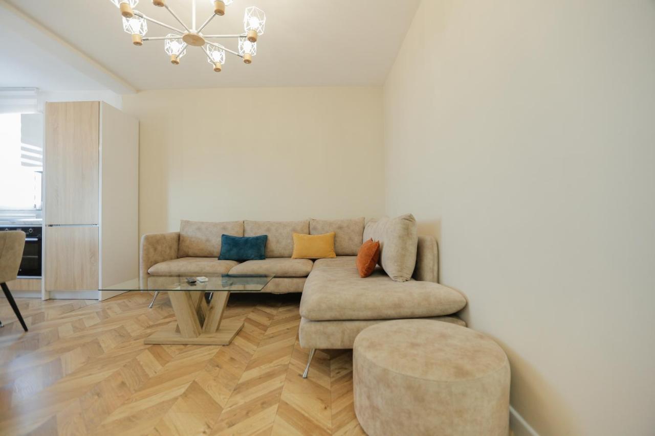 טיראנה Miku Apartments-Luxury City View At Wilson Square מראה חיצוני תמונה