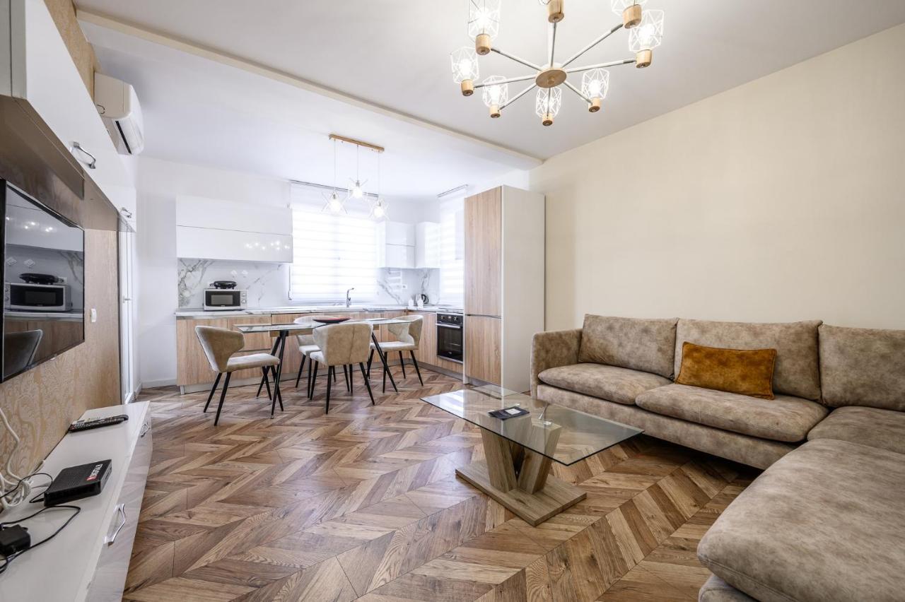 טיראנה Miku Apartments-Luxury City View At Wilson Square מראה חיצוני תמונה