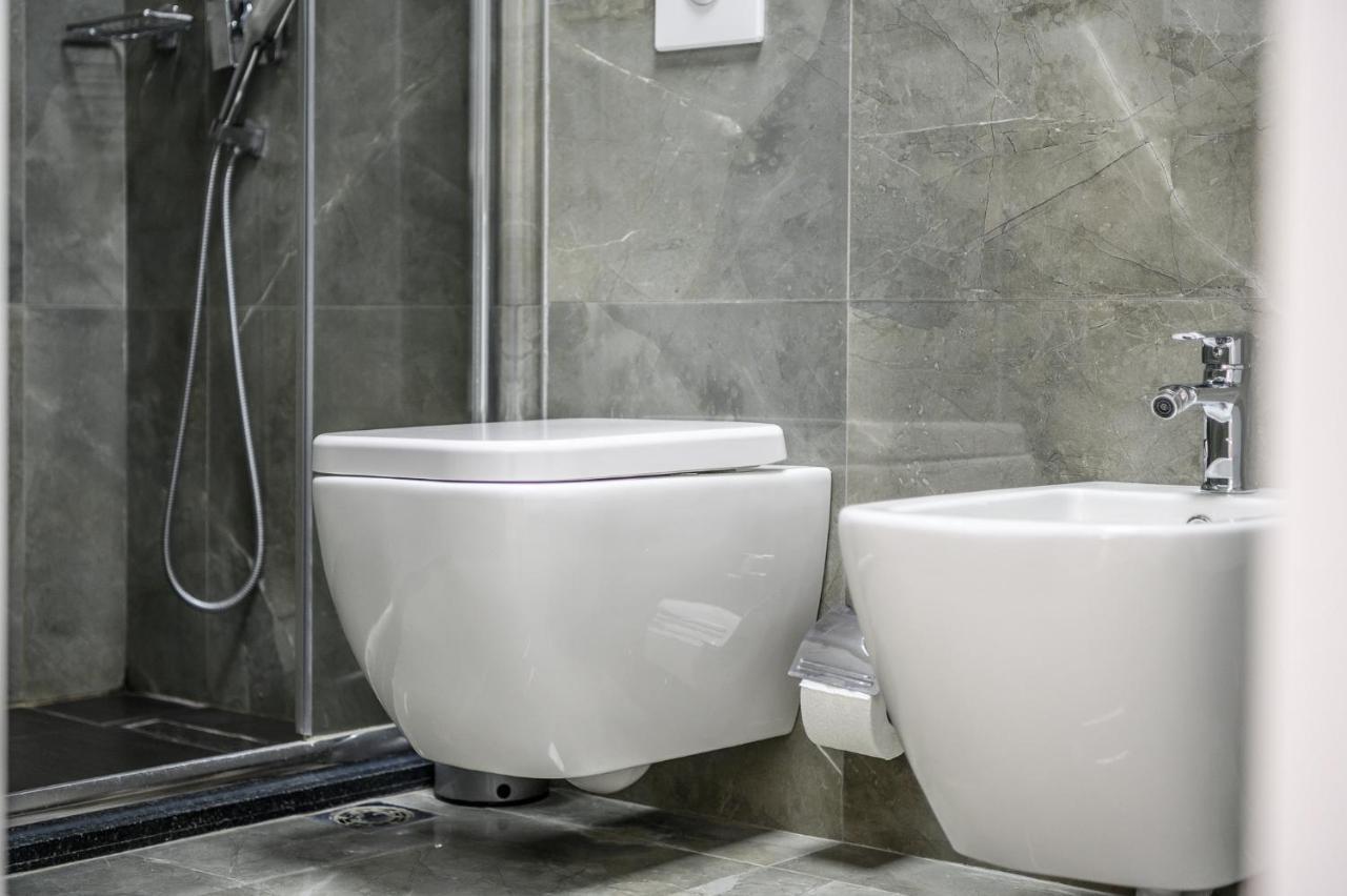 טיראנה Miku Apartments-Luxury City View At Wilson Square מראה חיצוני תמונה