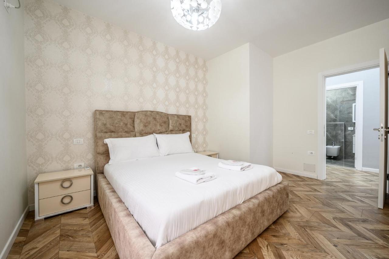 טיראנה Miku Apartments-Luxury City View At Wilson Square מראה חיצוני תמונה